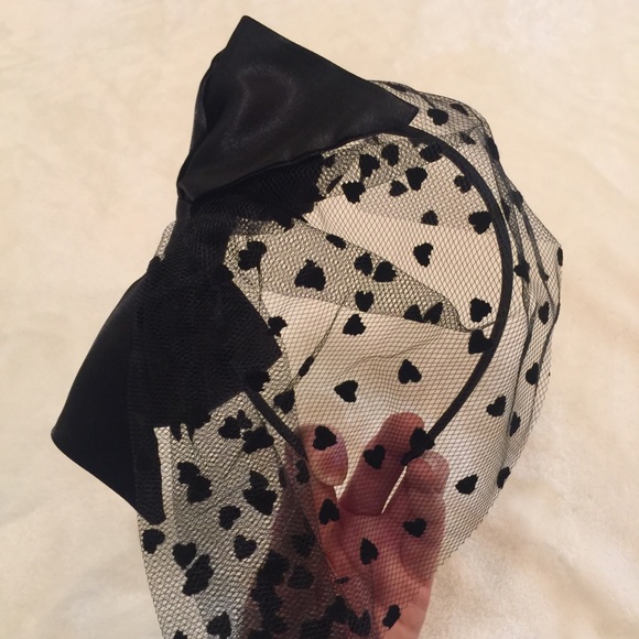 NWOT headband w/ bow and veil w/ hearts main image 4